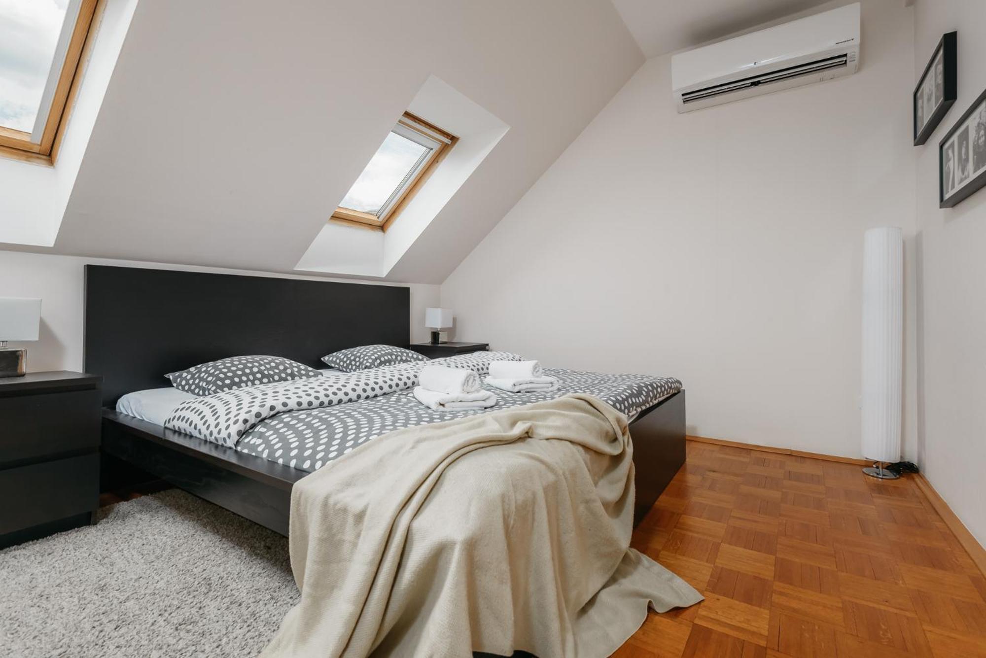 Roy 2 Bdr Apartment With Prague Castle View, Parking & Ac Exterior photo